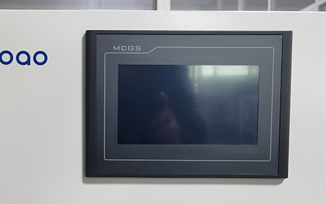 10-12 kg grote voedselvriesdroger detail - LCD-touchscreen, start met één knop. PLC-systeembesturing, kan programma's instellen en verschillende vriesdroogformules opslaan.