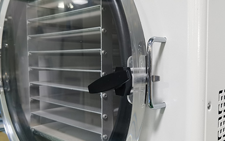 10-12 kg grote voedselvriesdroger detail - Transparante zichtbare plexiglasdeur, kan het lyofilisatieproces van materialen direct observeren.