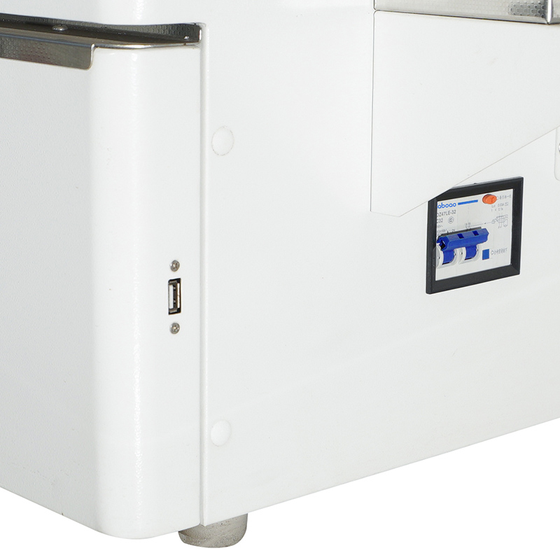 1400°C Vacuüm Atmosfeer Buisoven detail - Ingebouwde USB-poort voor het uitvoeren van gegevens, bescherming tegen oververhitting, bescherming tegen lekkage om de veiligheid van het gebruik te garanderen.