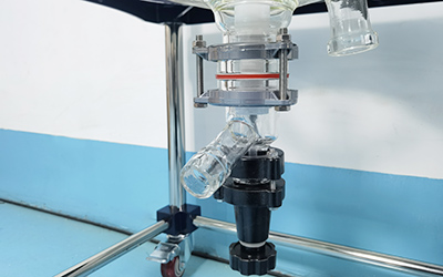 200L beklede glasreactor detail - Lossingsklep, gemakkelijk om materialen te lossen. PTFE onderdelen voor anti-corrosie.