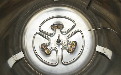 Automatische stoomsterilisator Snel open type detail - Verwarm de spoel om de kamer gelijkmatiger te verwarmen.