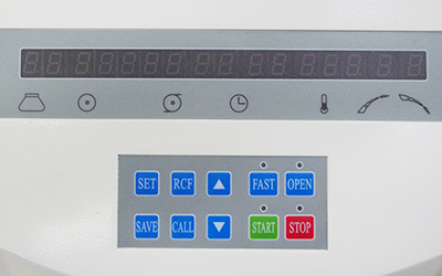 HR-20 tafelmodel hoge snelheid gekoelde centrifuge detail - LCD-display, geeft alle parameters van het instrument in realtime weer.
