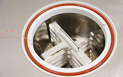 0.12㎡ Benchtop Normale Lab Vriesdroger detail - Koudeval voor voorvriezen, met frames voor voorvriezen, geen vriezer opnieuw kopen.