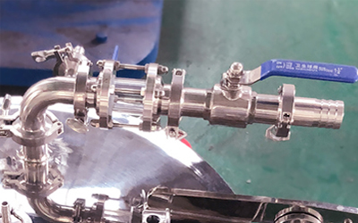 Ethanol Centrifuge Extractor voor hennep CBD-olie detail - Ethanolaanvoerpoort met klep.