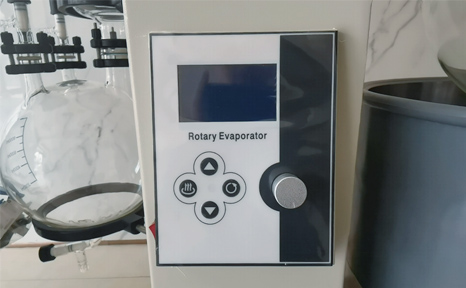 Nieuwe 20L roterende verdamper detail - Controller, digitaal display voor temperatuur en snelheid.