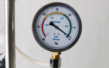 Nieuwe 20L roterende verdamper detail - Olievacuümmeter, anti-vibratie tijdens bedrijf.