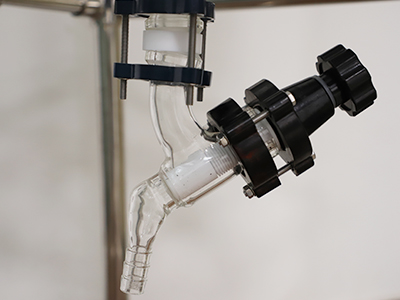 Roestvrijstalen vacuümfiltratiesysteem detail - Glazen afvoerklep, handig en snel te recyclen en te smelten